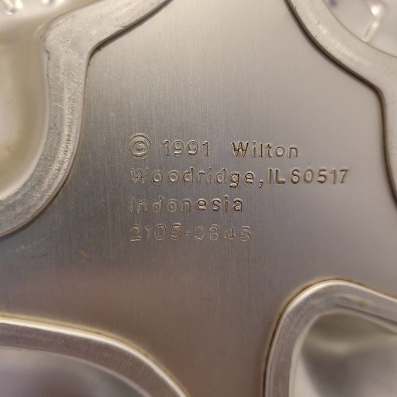 Wilton Mini Ghost Cake Pan 1991 Halloween Baking Mold - Picture 6 of 9